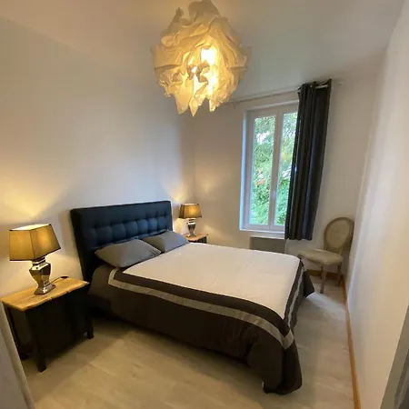 De L'abbaye * Saint-Astier (Dordogne)