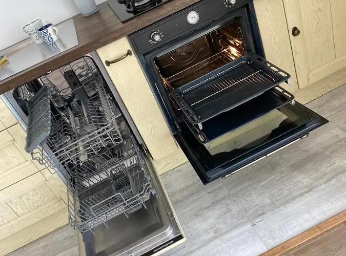 De L'abbaye * Saint-Astier (Dordogne)